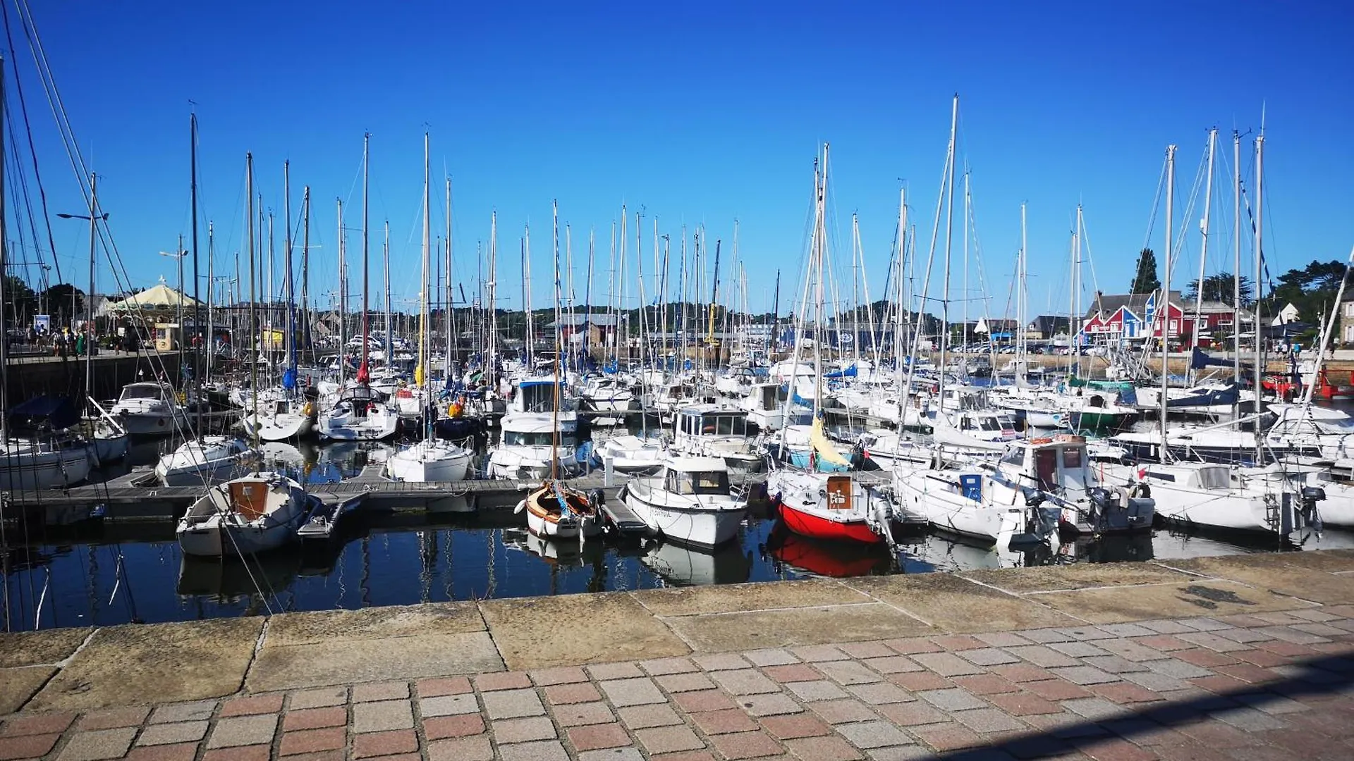 Gite Breton Sur La Cote De Granit Rose Pleudaniel 0*,  France